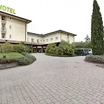 - Di Garda Отель Аффи