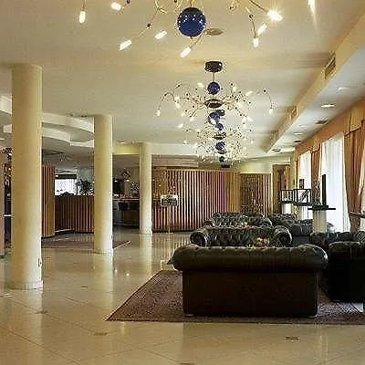 - Di Garda 3* Affi