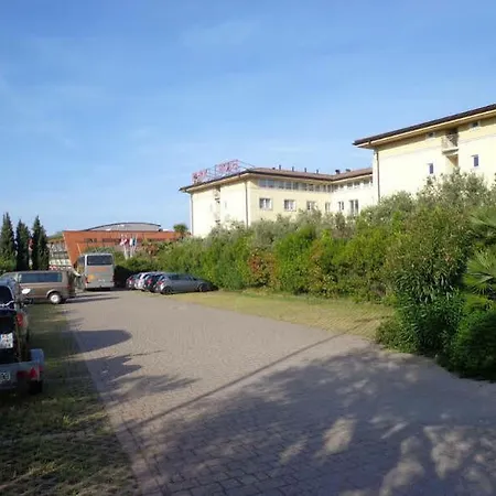 - Di Garda 3*